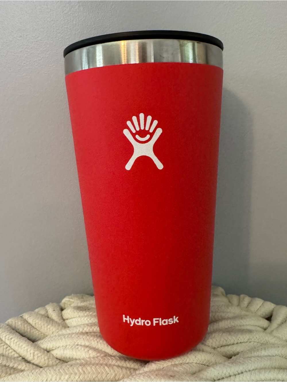 Hydro Flask red 20oz travel mug